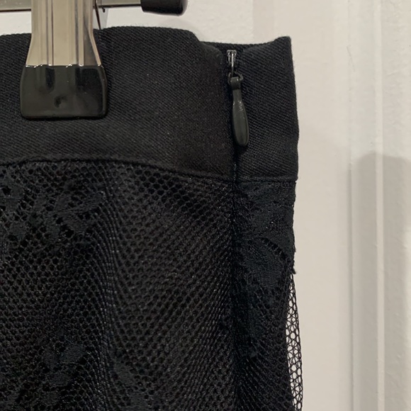 Limited lace H&M midi skirt. Size US 12 - Picture 4 of 6